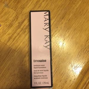 Bronze 7 Mary kay luminous-wear liquid foundation